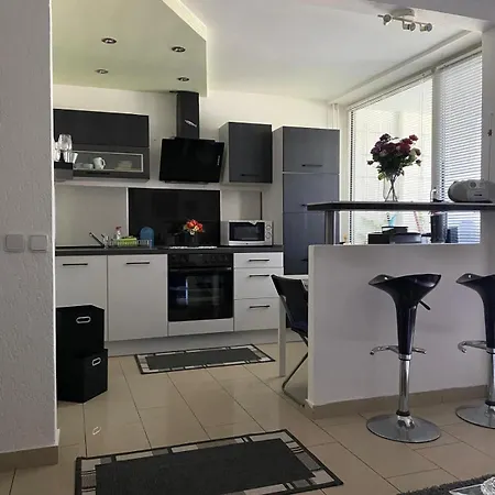 Espaco Tranquilo Mit Guter Anbindung Zu Duesseldorf Messe Erkrath Buitenkant foto