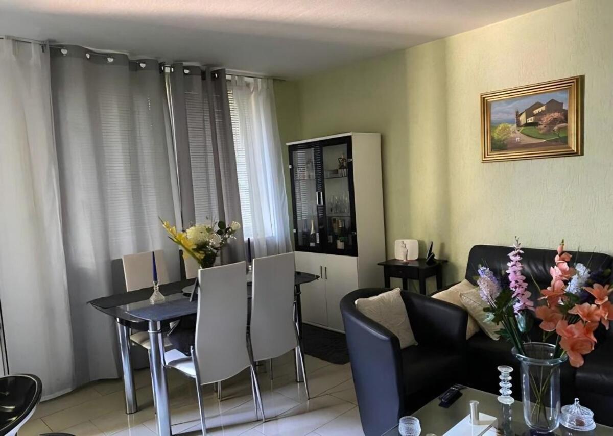 Espaco Tranquilo Mit Guter Anbindung Zu Duesseldorf Messe Apartment